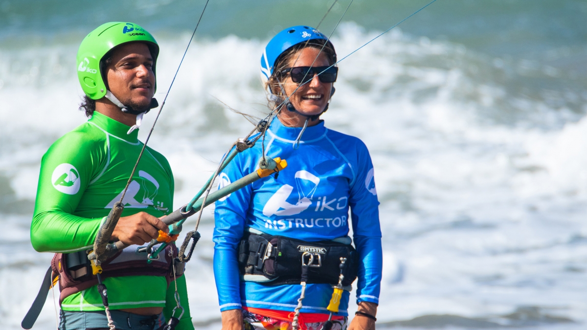 How to learn kitesurfing