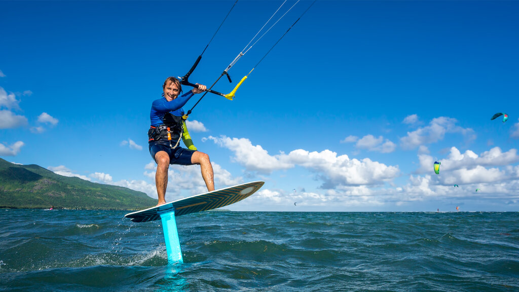 Teaching to Ride on a Hydrofoil? Here Are Some Tips for Instructors