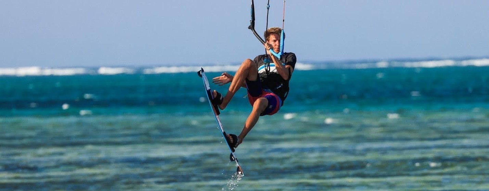 kitesurf instructor felix fleischer jumping