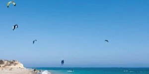 Kitesurfing in Avdimou Beach 