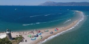 Kitesurfing in Cape Drepano