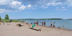 Kitesurfing in Cherry Beach