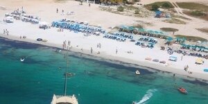 Kitesurfing in Coche Island