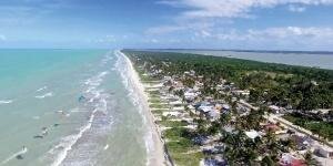 Kitesurfing in El Cuyo, Yucatan