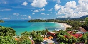 Kitesurfing in Kata Beach