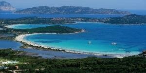 Kitesurfing in San Teodoro