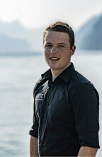janik.leuzinger@base-boarding.ch