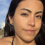 karinaviana93@hotmail.com